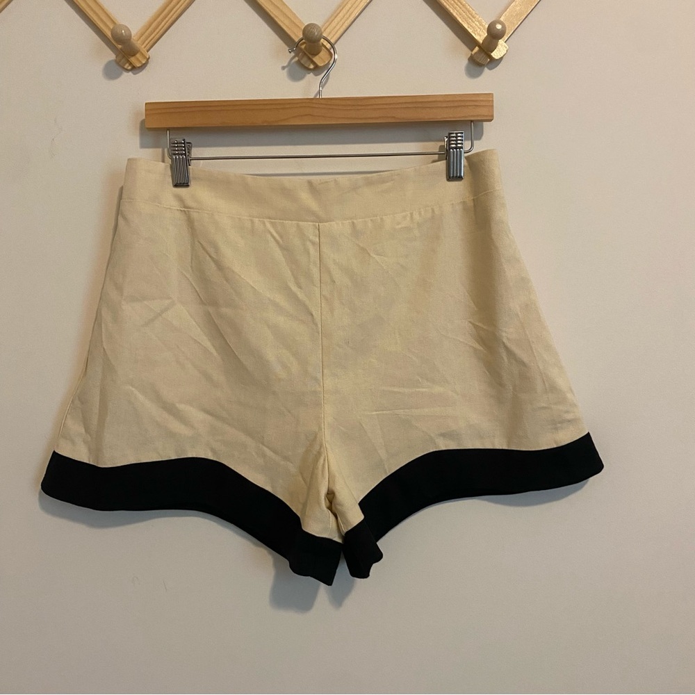 NWT Aureum Hailey Natural Linen Wave Hem Shorts size Large